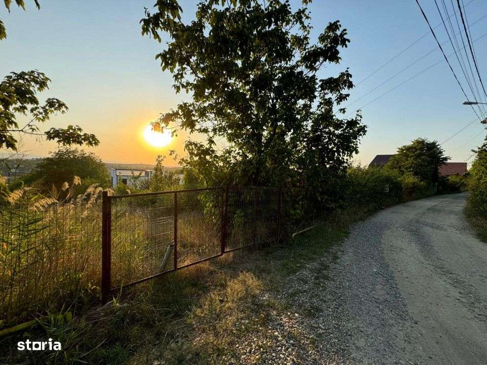 Vanzare Teren Intravilan Barnova 1027 mp Casa Parter+2 Etaje - Imagine principală: 1/8