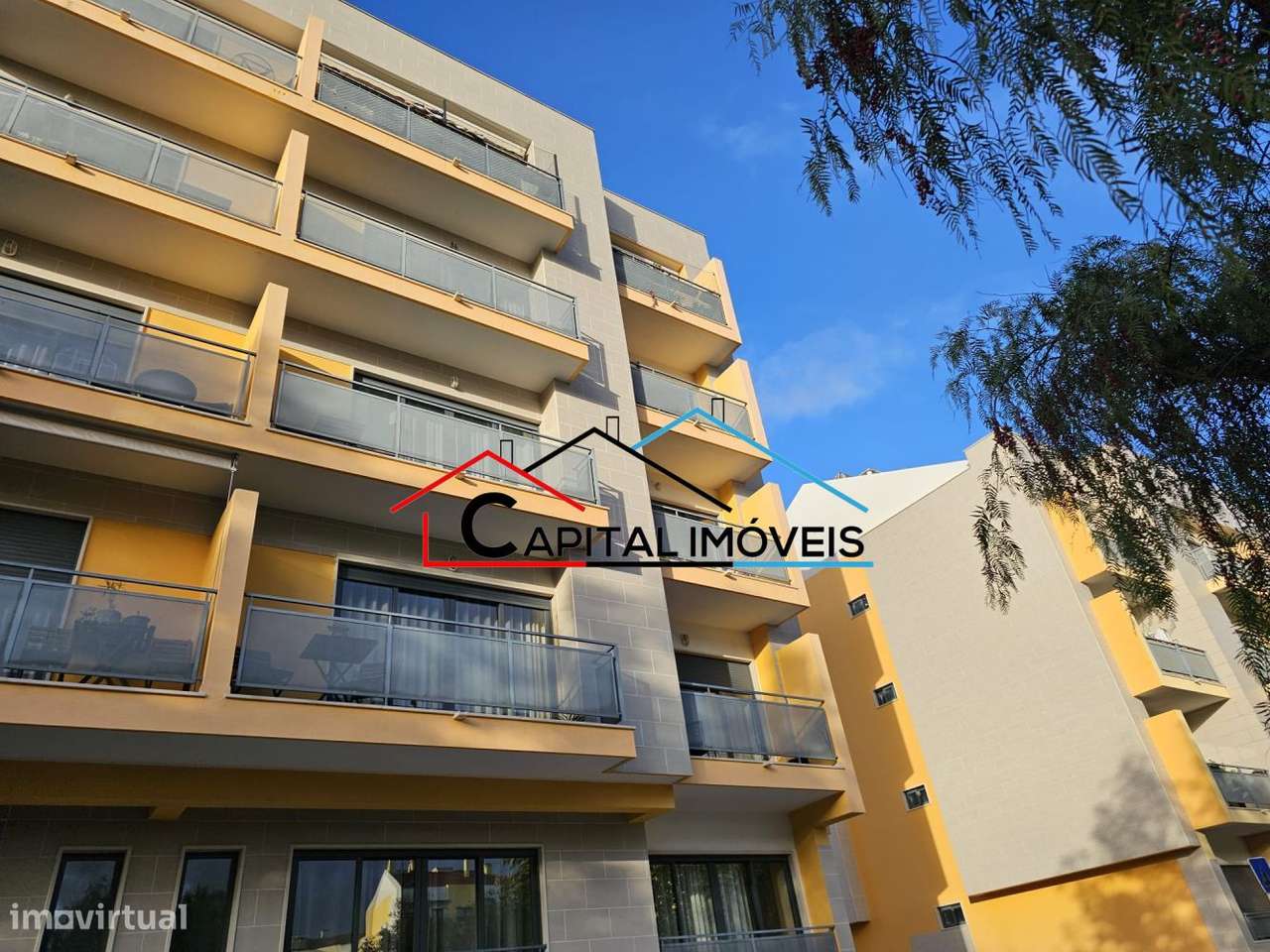 Apartamento T3 com suíte, varandas, garagem e arrecadação-47