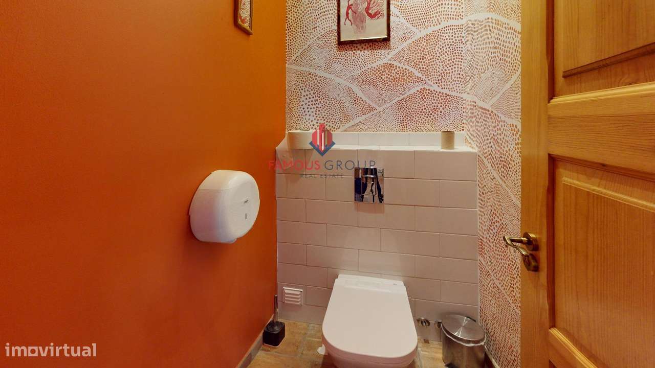 Prédio Histórico com Alojamento Local, Restauração e Espaço...-55