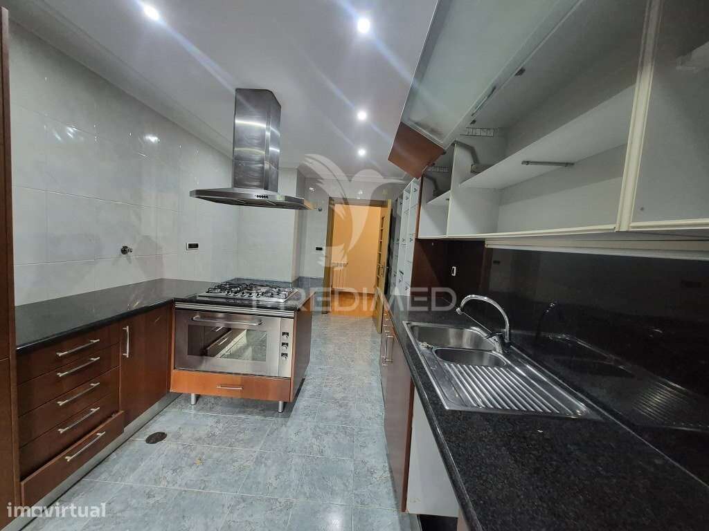 T2-3Ass.-Edifício Varandas Lezíria-Piscina–Centro Vila Franca de Xira - Grande imagem: 4/34