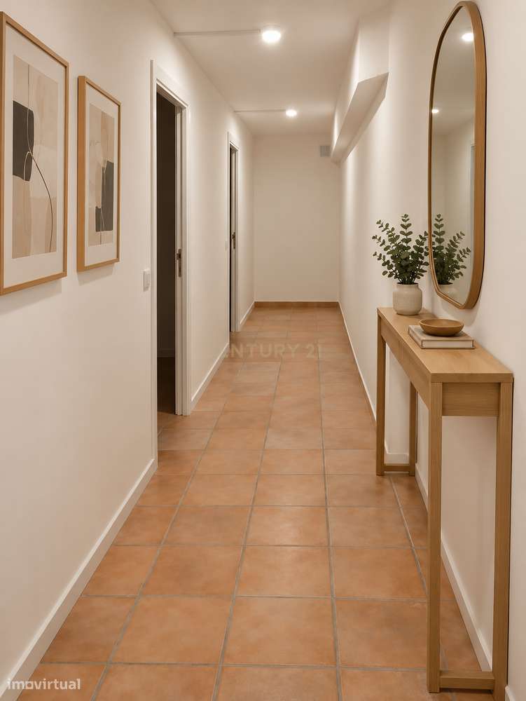 Escritório/ Apartamento T4 no centro da Marinha Grande-7