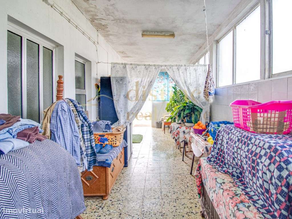 Casa de campo térrea com a necessidade de algumas obras num terreno...-19