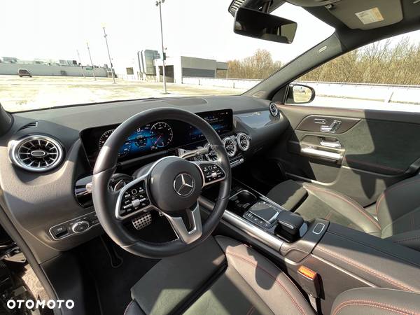 Mercedes-Benz GLA 250 4Matic 8G-DCT AMG Line - 16