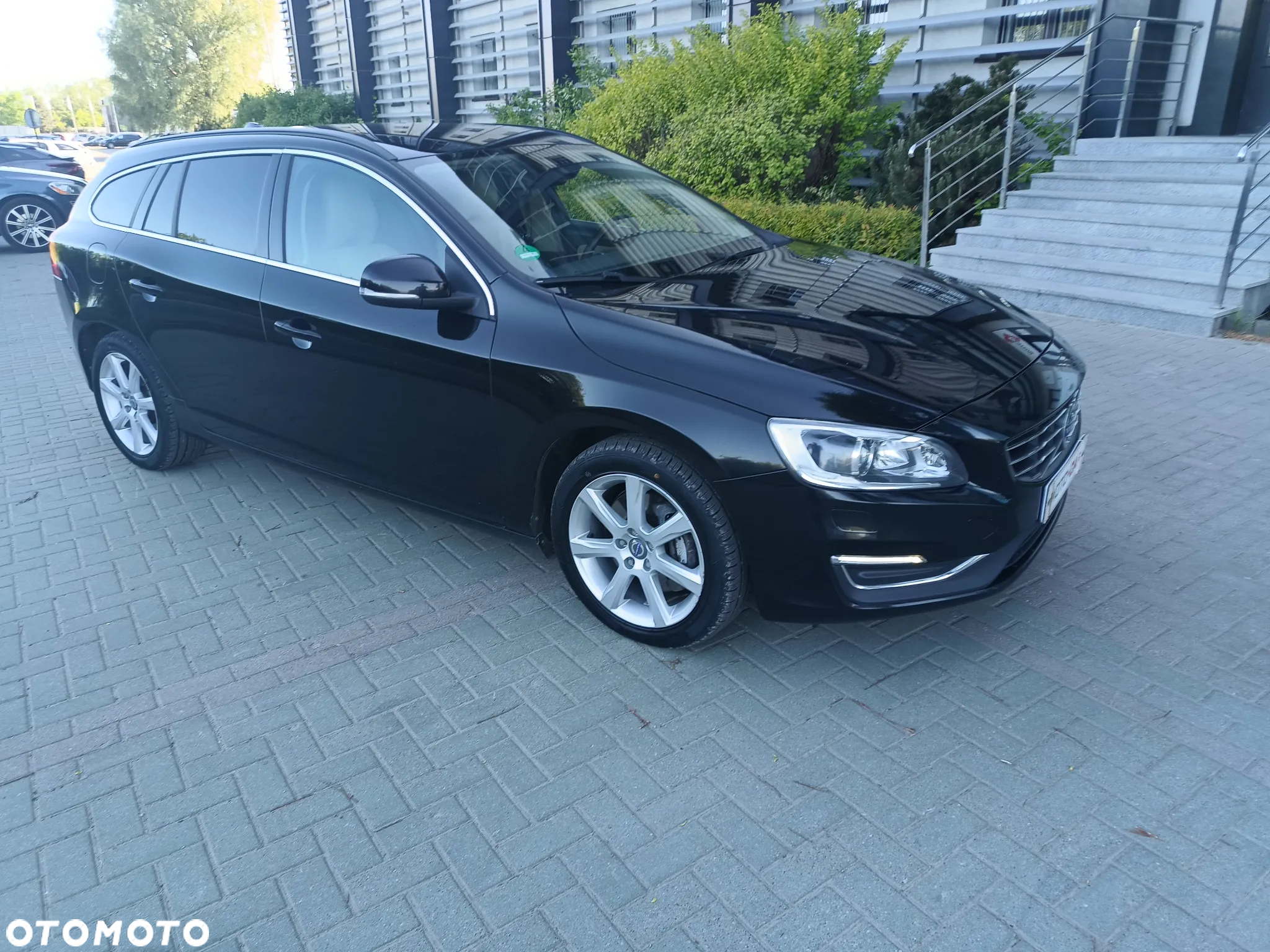 Volvo V60 D5 Drive-E Momentum - 28