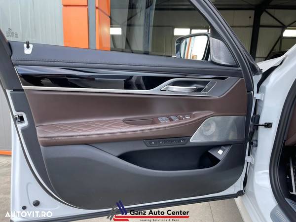 BMW Seria 7 750i xDrive - 18