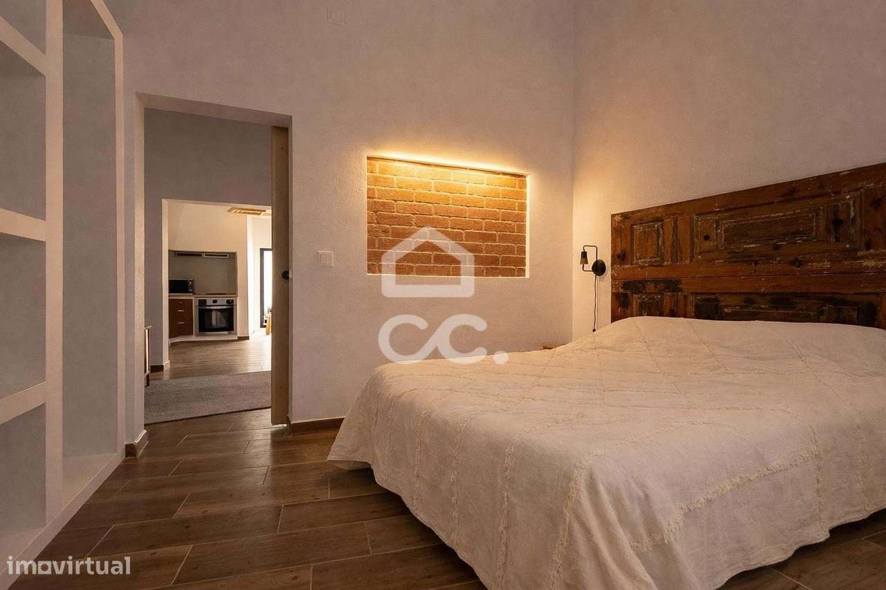 Moradia T1 de Charme Totalmente Renovada no Coração de Évora - Grande imagem: 4/33