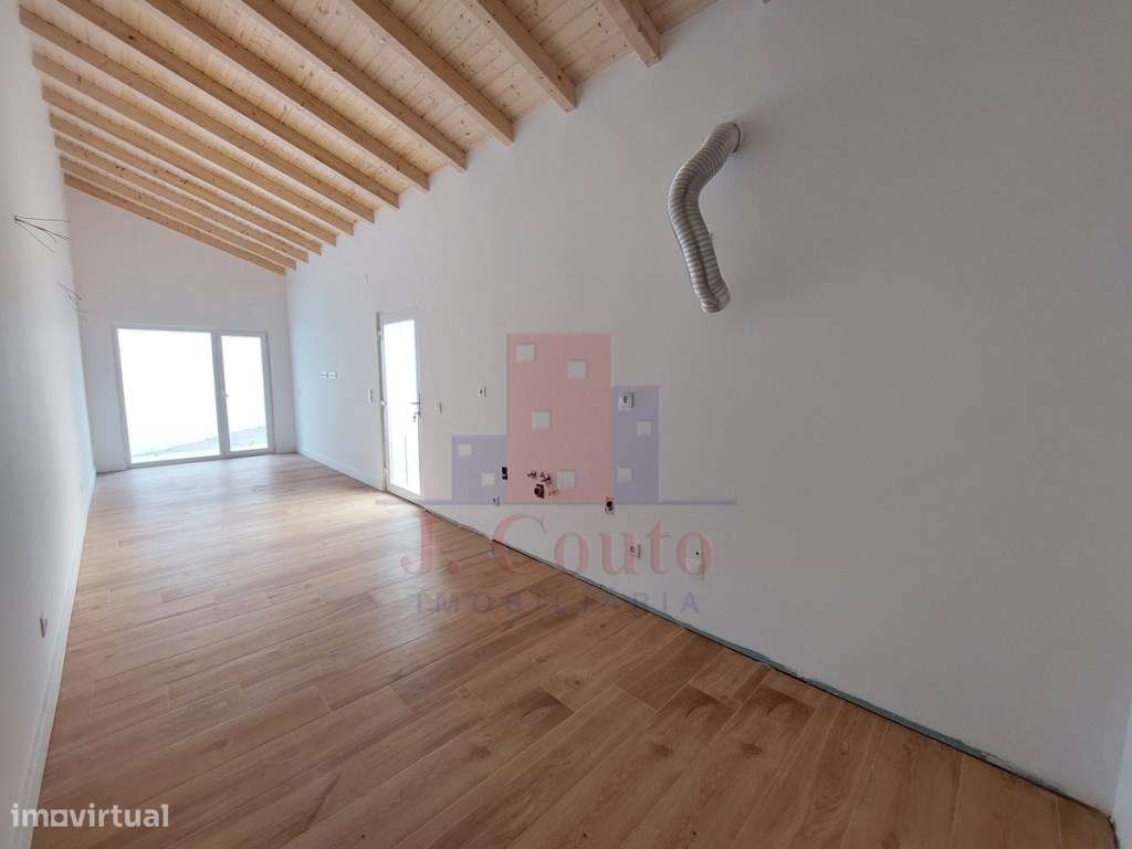 MORADIA T2 com quintal em Caldas da Rainha - Grande imagem: 2/28