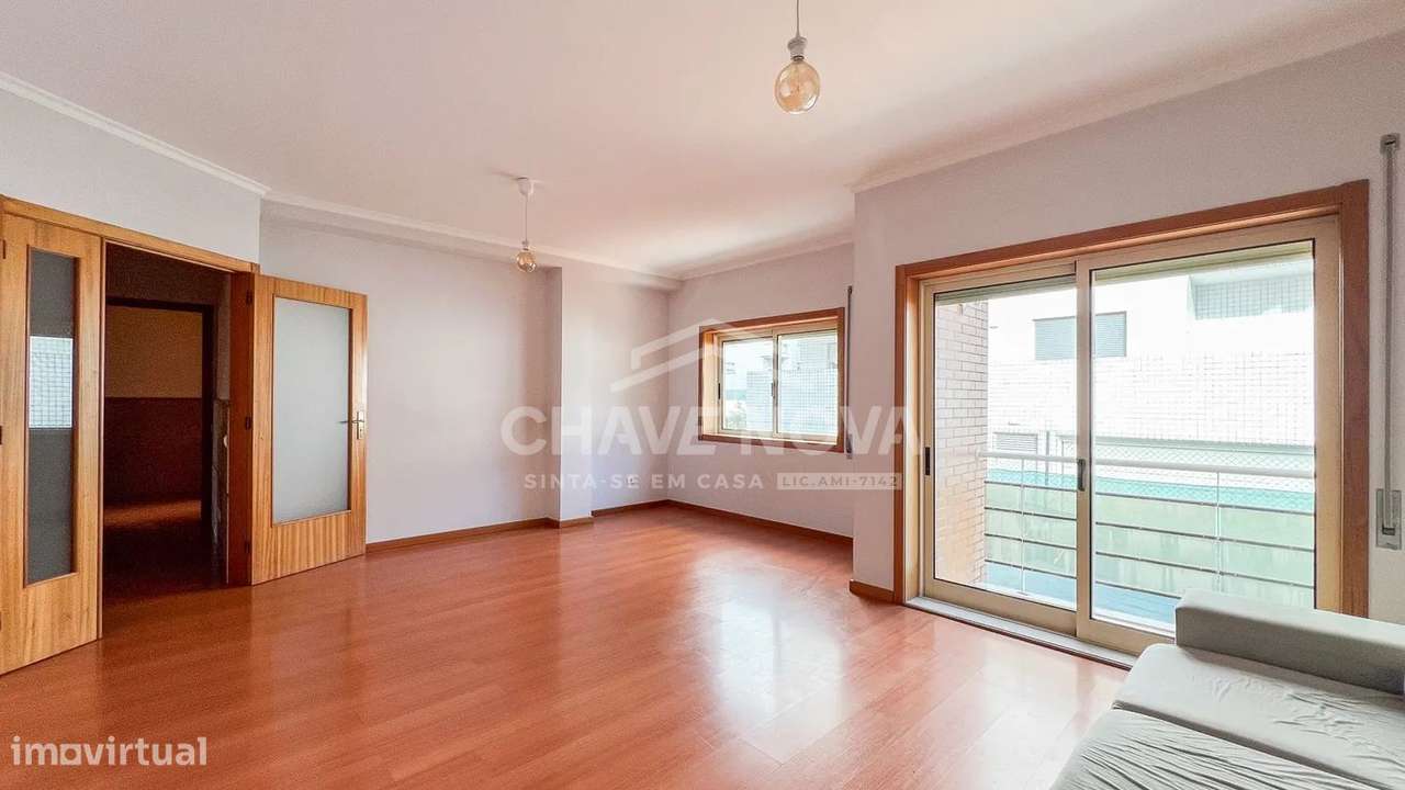 Apartamento T3 | Varanda | Lugar de Garagem | Arrumos | 101 m2 | Suite - Grande imagem: 3/22