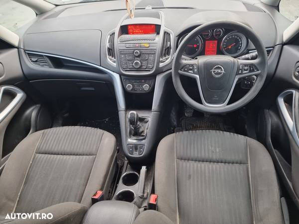 Dezmembrez Opel Zafira C 2015 motor 2.0cdti  136cp cod A20DT usa portiera stanga dreapta fata spate bara capota far trager stop 7 locuri scaune navigatie dezmembrari - 7