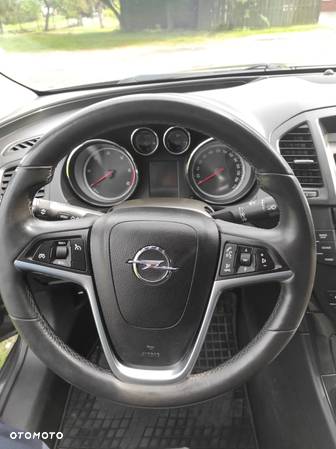 Opel Insignia 2.0 CDTI - 12