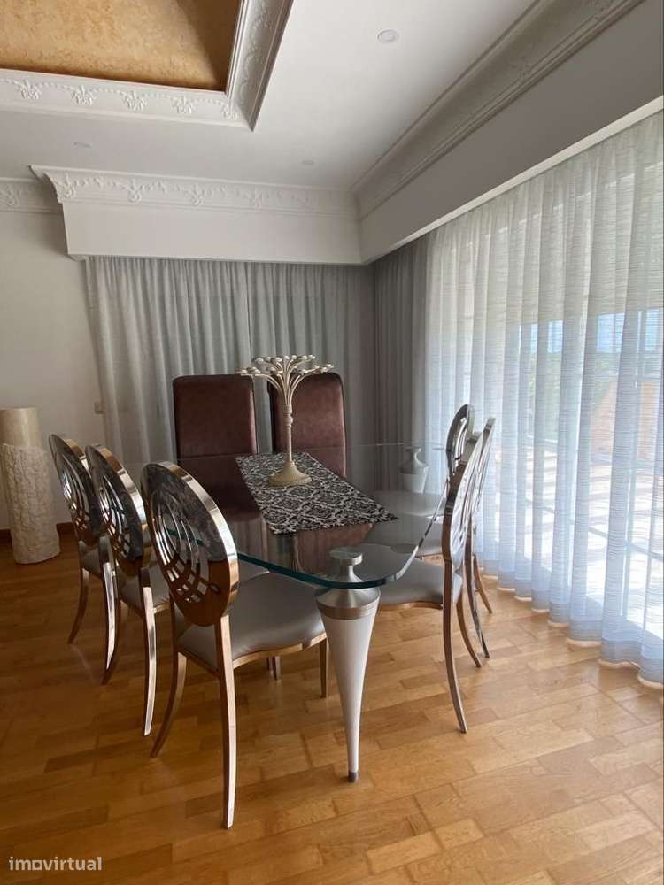 Magnífica Quinta V8 com piscina e deslumbrante vista mar. Localizada-10