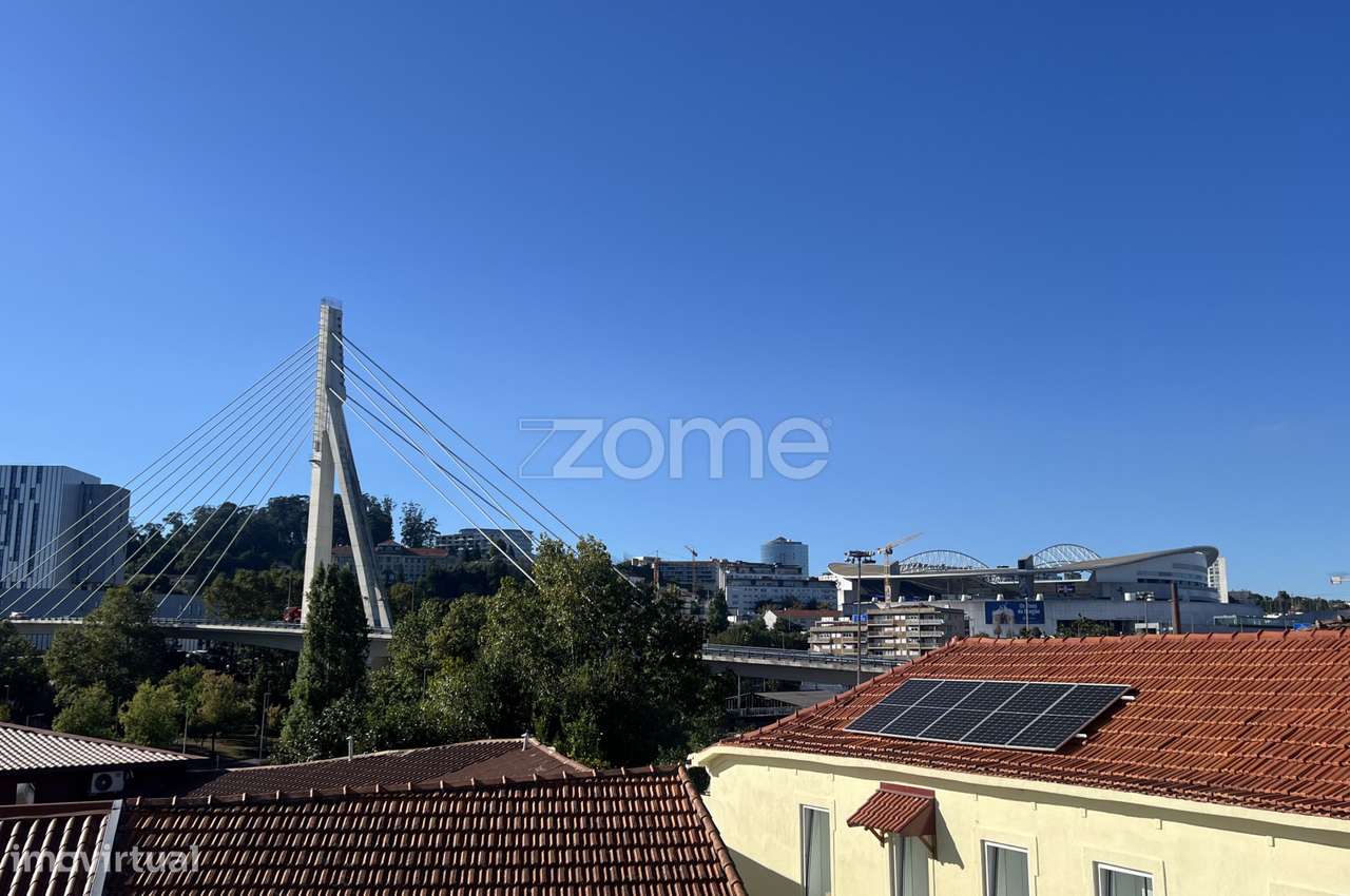 Apartamento renovado T2+ 1 área 142m2 logradouro terraços arrumo,Po... - Grande imagem: 2/31