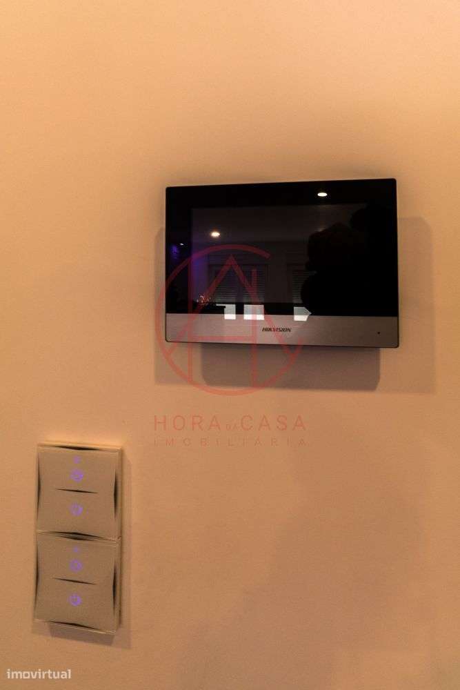 R/C de Moradia bi-familiar com quintal e garagem individual-33