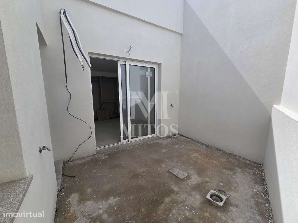 Moradia T2 para venda em Areosa-8