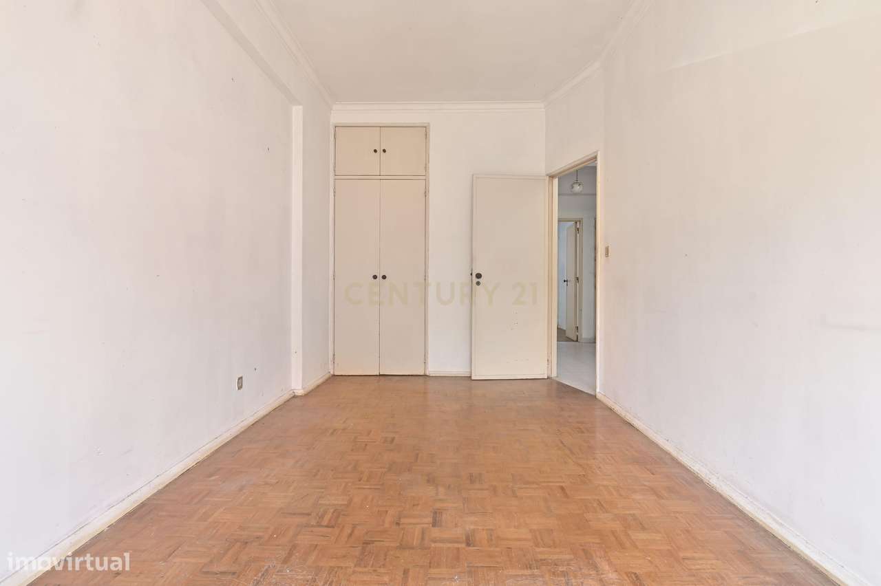 Apartamento T3 em Santa Iria de Azoia-5