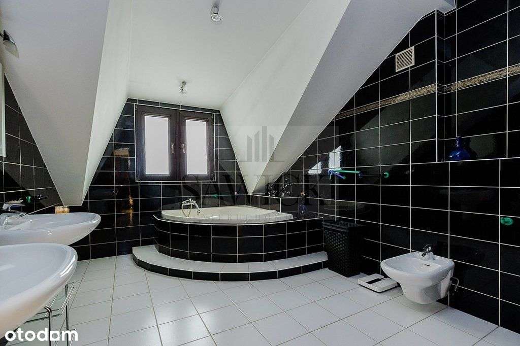 Przestronny, nowoczesny dom jednorodzinny-15