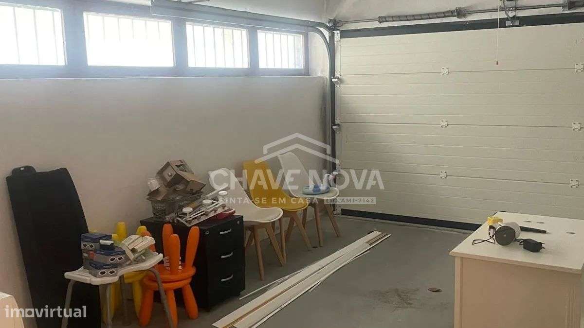 Moradia T4 Totalmente Remodelada em Águas Santas-10