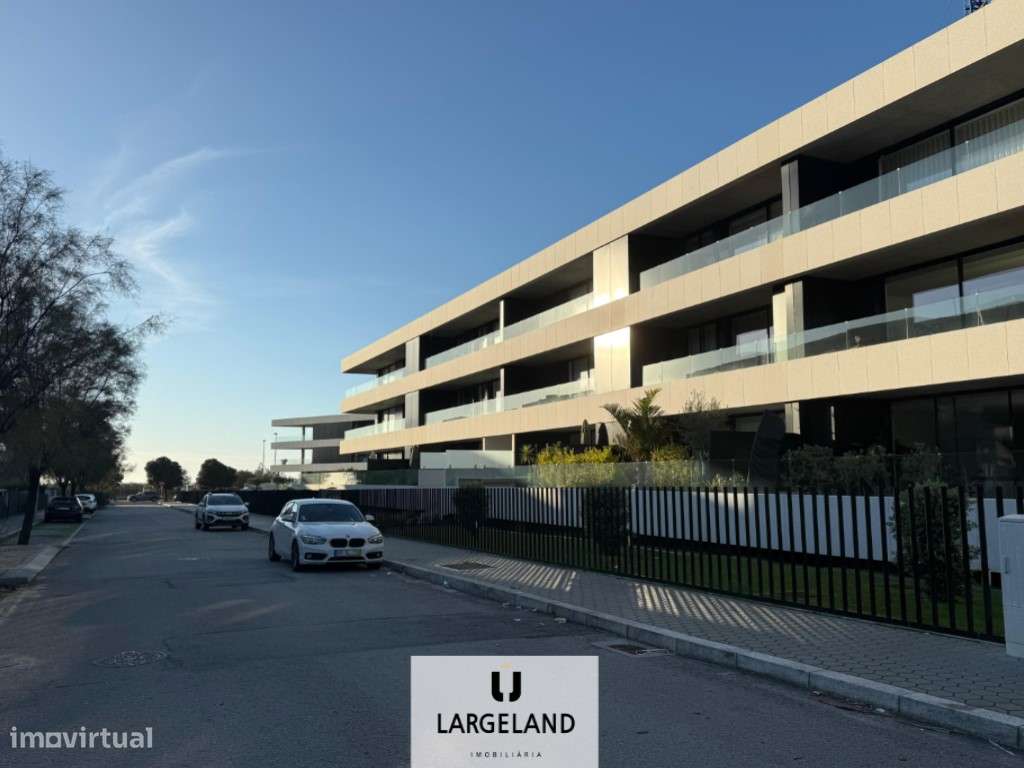 Apartamento T2 junto à praia - Canidelo-1