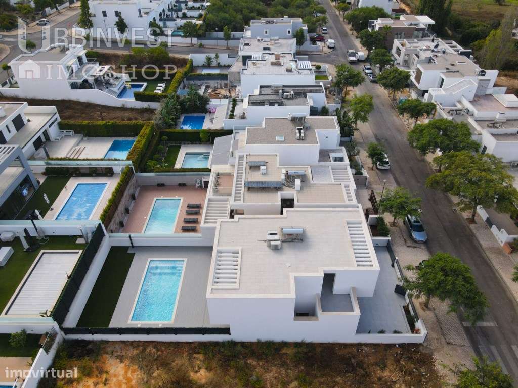 Moradia T4 a curta distância da praia do Almargem, em Quarteira, Al...-10