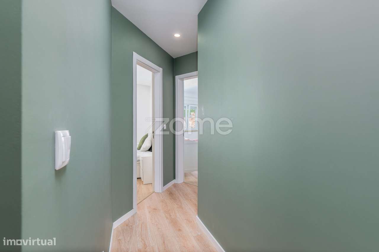 Apartamento T2 com logradouro e anexo.-7