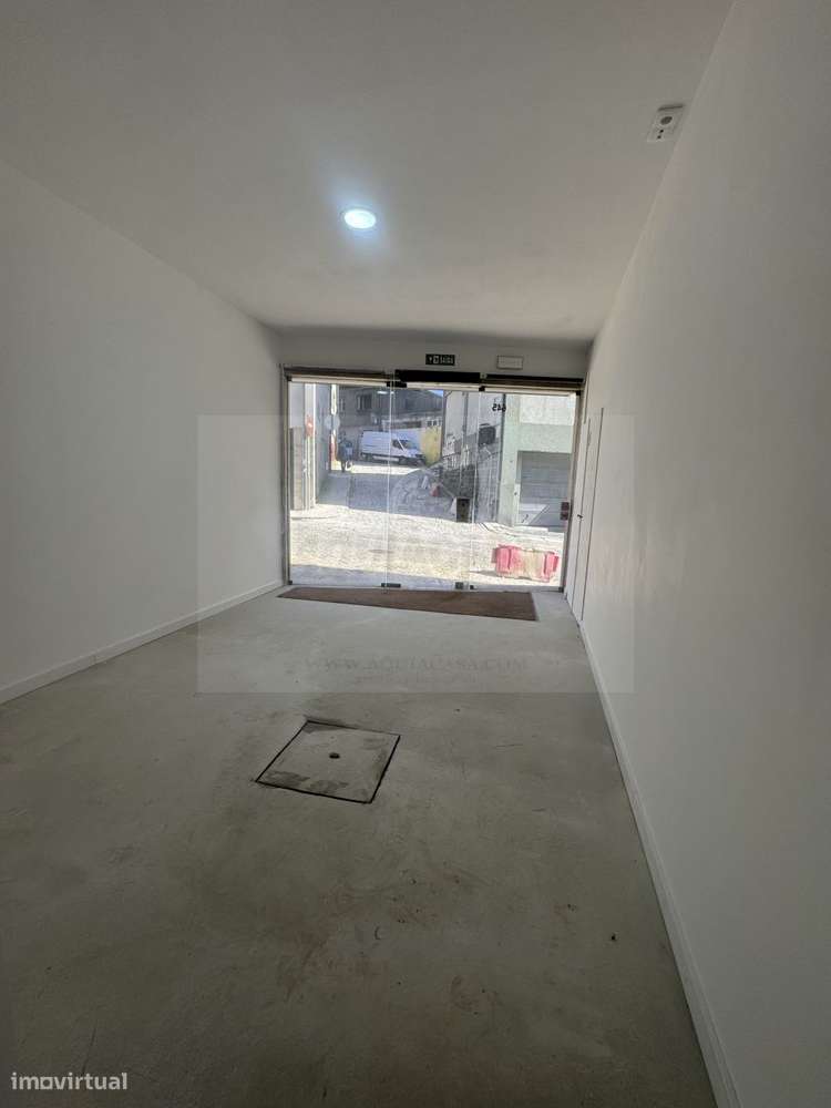 Loja de rua com Jardim/300m Metro Trindade/Baixa - Grande imagem: 5/25