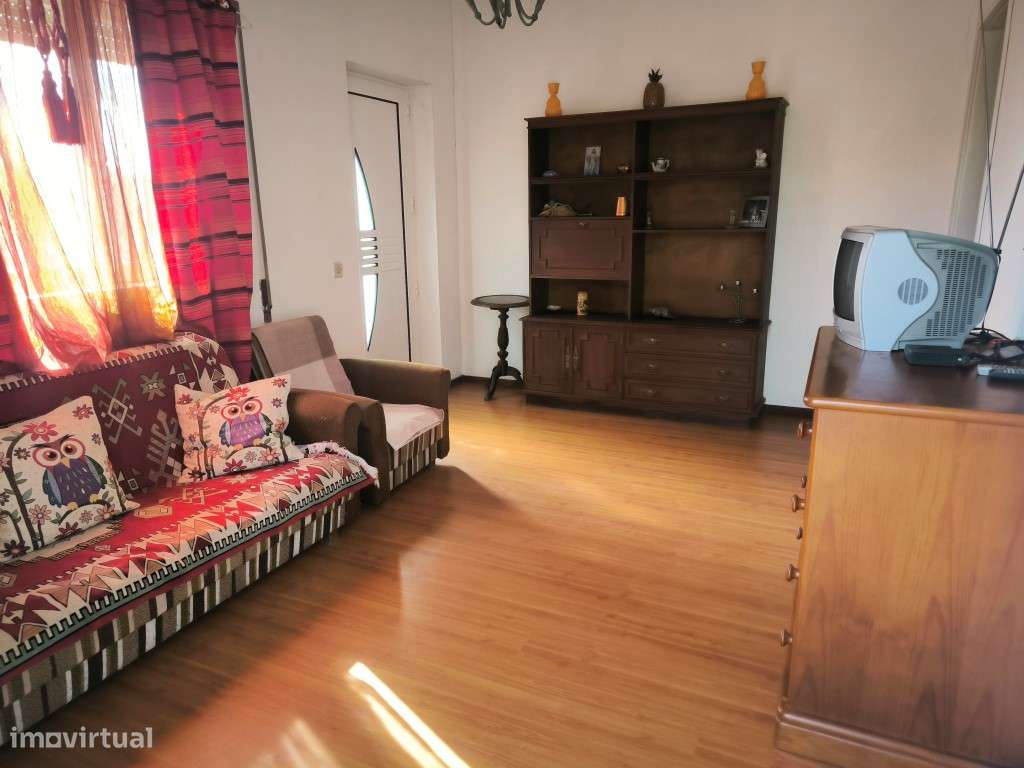 Moradia localizada junto ao limite Oleiros/ Lage - Grande imagem: 4/15