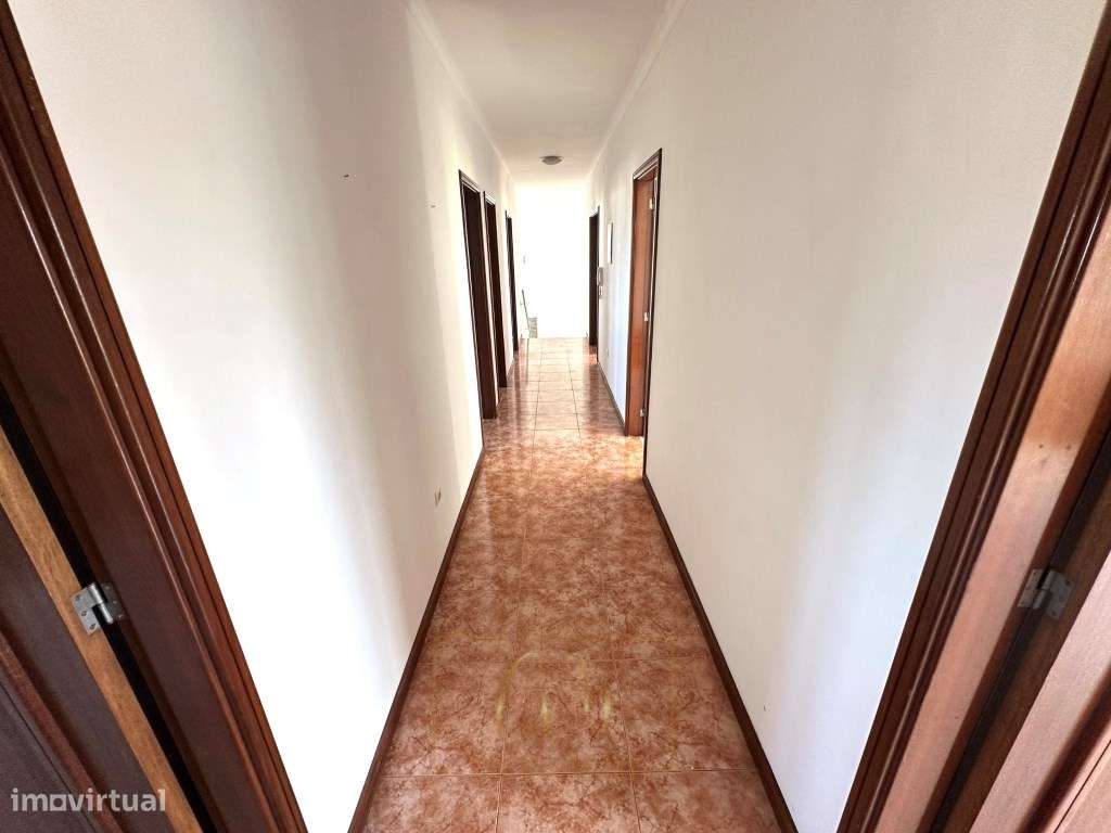 Moradia Bi Familiar / 2 Andares Moradia com logradouro-3