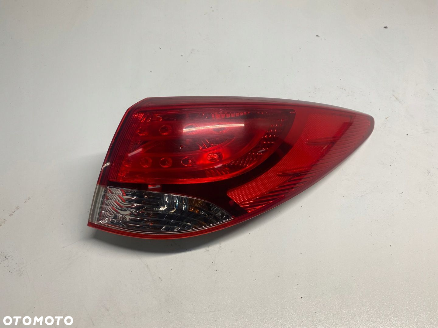 HYUNDAI IX35 LAMPA PRAWA TYŁ TYLNA 10-15 92402-2Y0 - 2