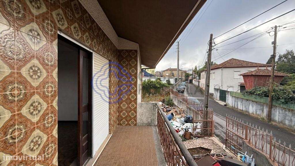 Moradia de 4 frentes, em Renovação - Terreno com 2860m2 - Sta Maria de - Grande imagem: 5/26