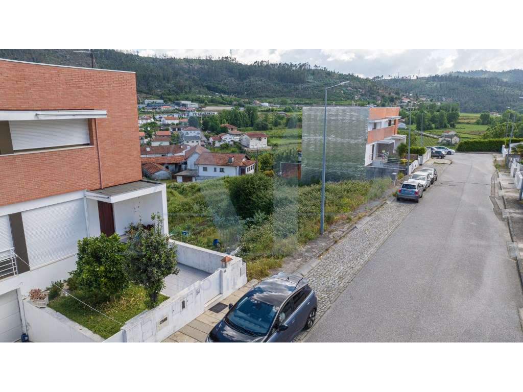 Lote para Moradia em Banda na Urbanização Vale da Gandra-13