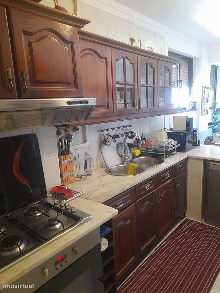T3 com varanda, ar condicionado e cozinha separada-18