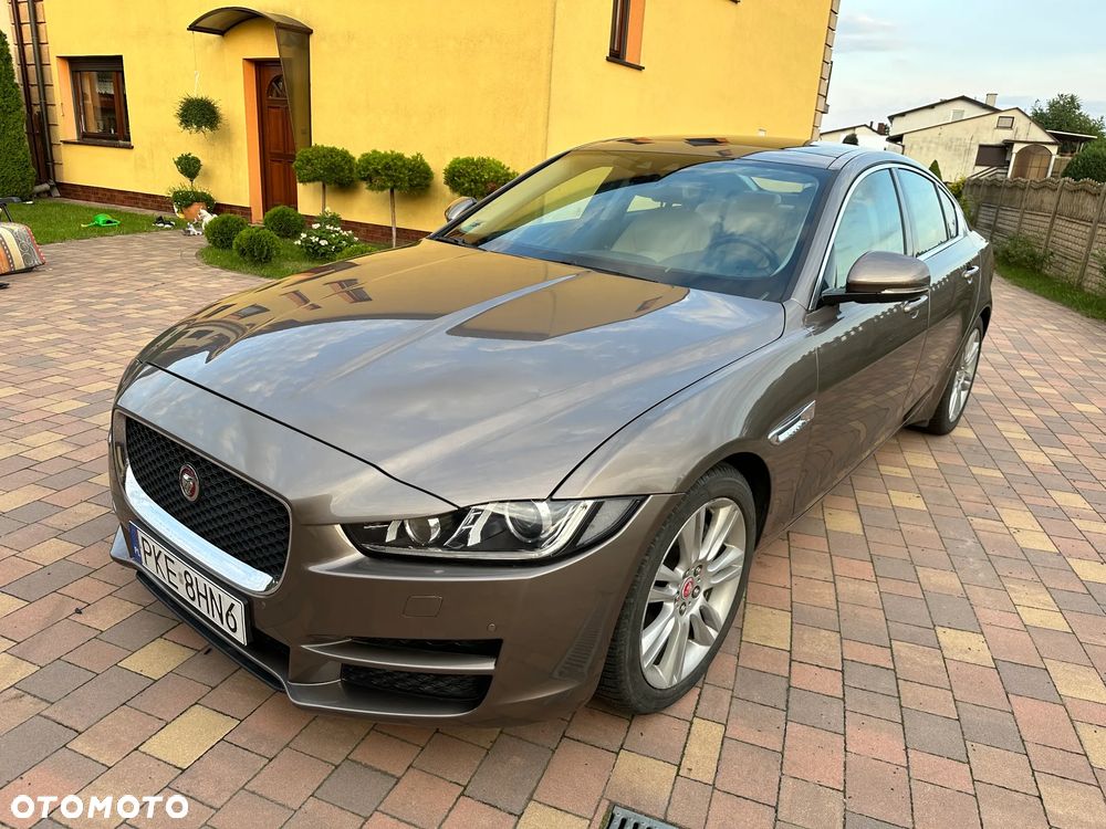 Jaguar XE