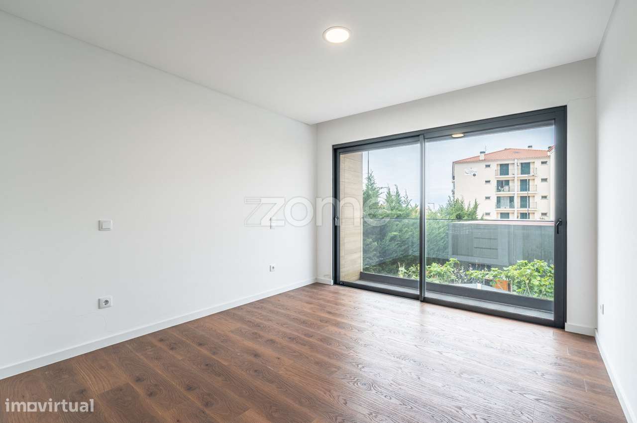 Apartamento T2 novo no centro do Caniço-13