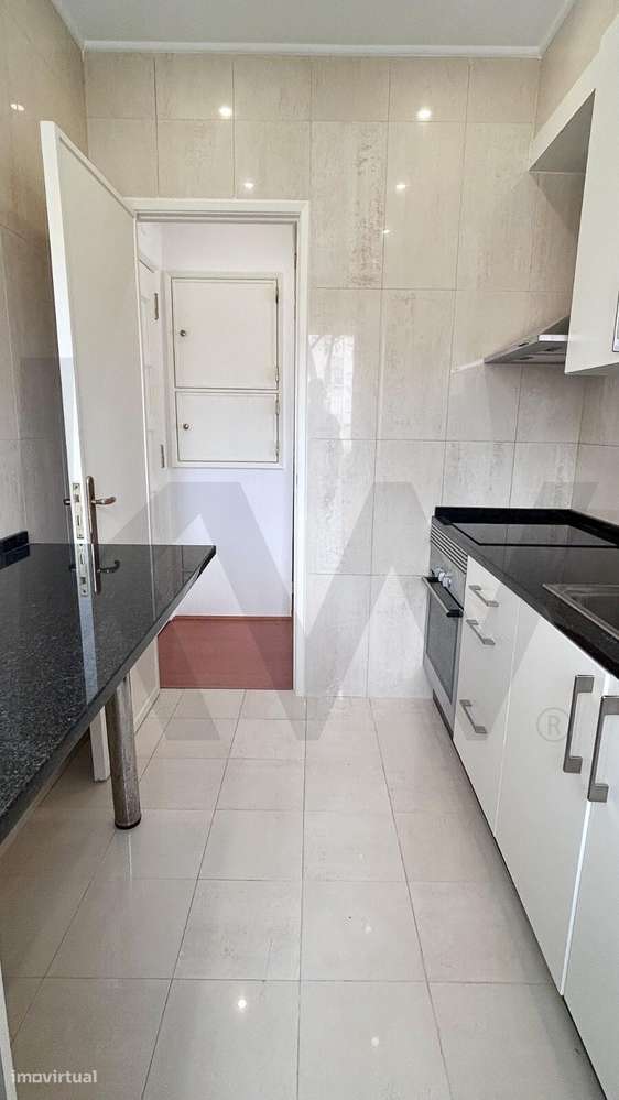 T1 REMODELADO, NAS PATAMEIRAS- ODIVELAS- EXCELENTE  PARA HABITAÇÃO PRÓ-16