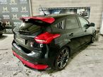 Ford Focus 2.0i ST-2 - 40