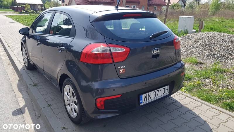 Kia Rio 1.2 L - 32