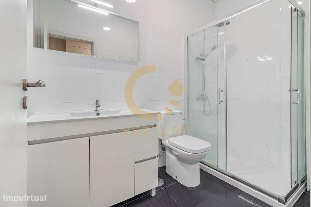 T2  Renovado para venda no Centro do Porto-10