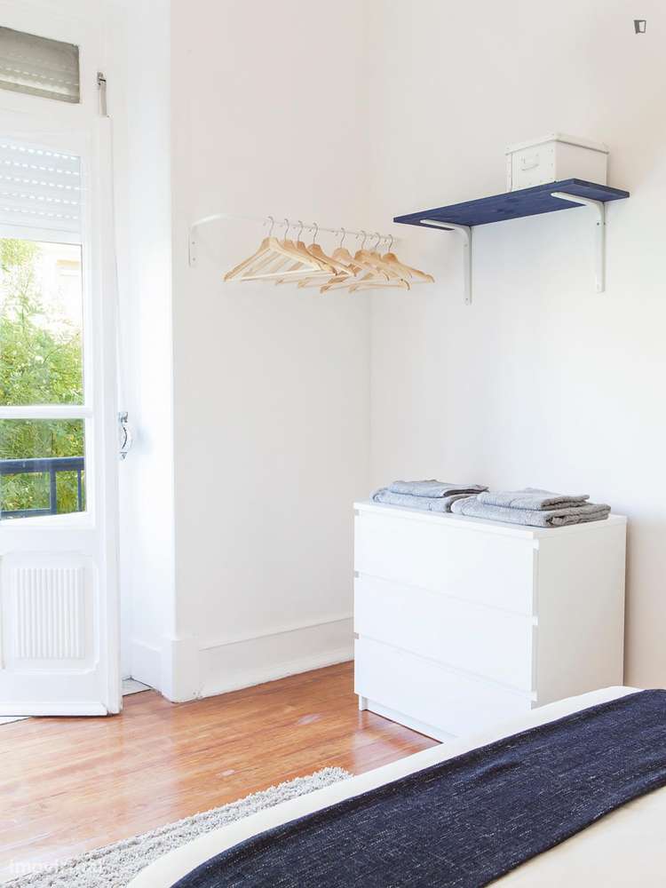 Quarto - localizado em São Sebastião Lisbon - Grande imagem: 4/10