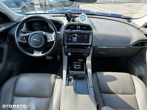 Jaguar F-Pace 2.0 i4P AWD R-Sport - 8