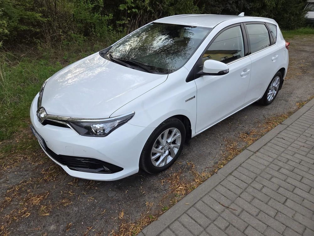 Toyota Auris II 2016