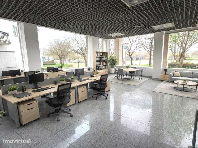 Loja com 3 frentes e com mezzanine  no centro de Estarreja - Grande imagem: 3/23