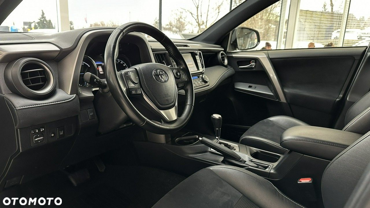 Toyota RAV4 - 8