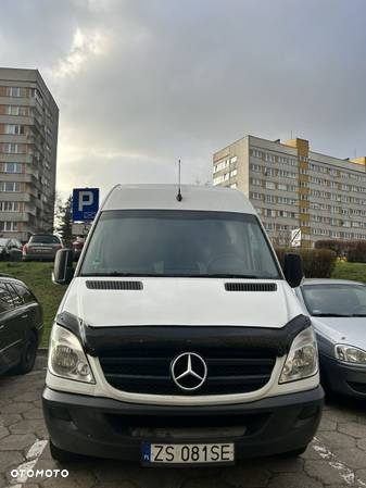 Mercedes-Benz Sprinter - 2