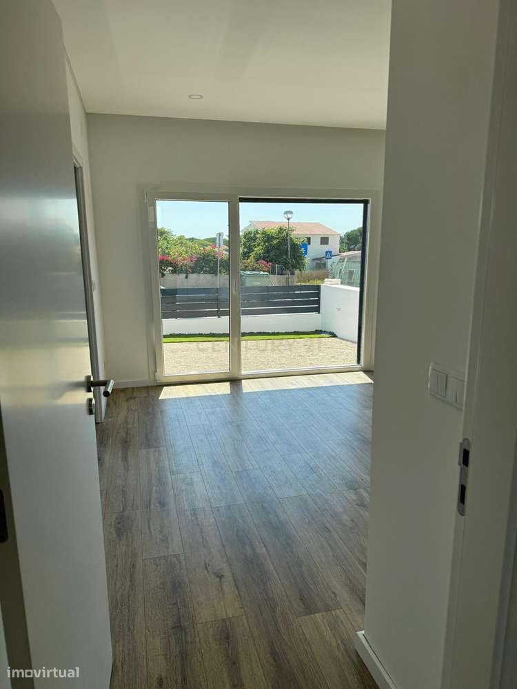 Moradia T3 de arquitetura contemporânea na Lagoa de Albufeira-8