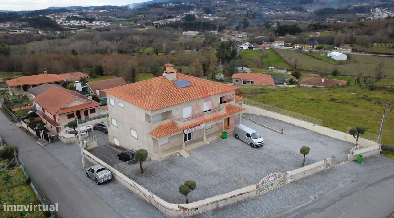 Moradia de Pedra com Armazém, Café e Habitação – Estorãos, Fafe - Grande imagem: 3/7