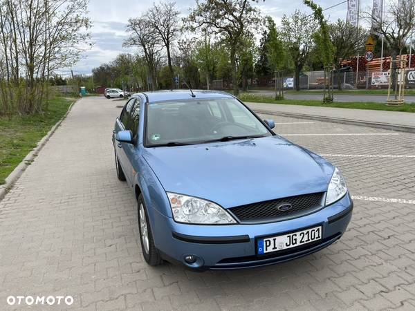 Ford Mondeo 1.8 Ambiente - 19