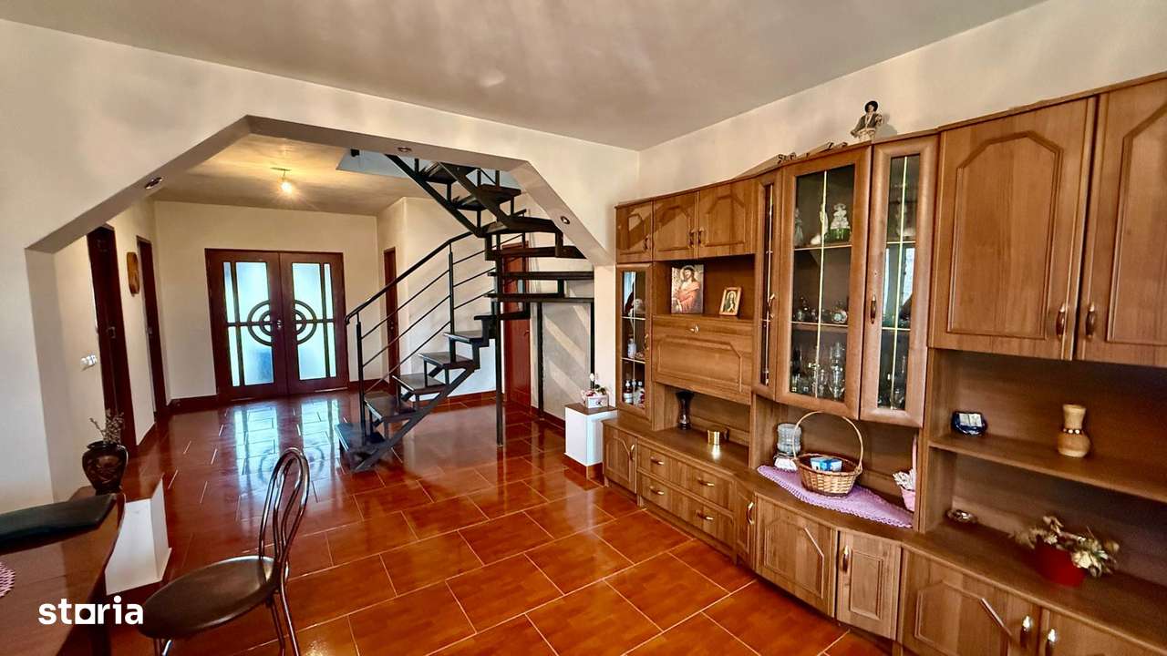 Vila de vanzare in CUG - Imagine principală: 4/20