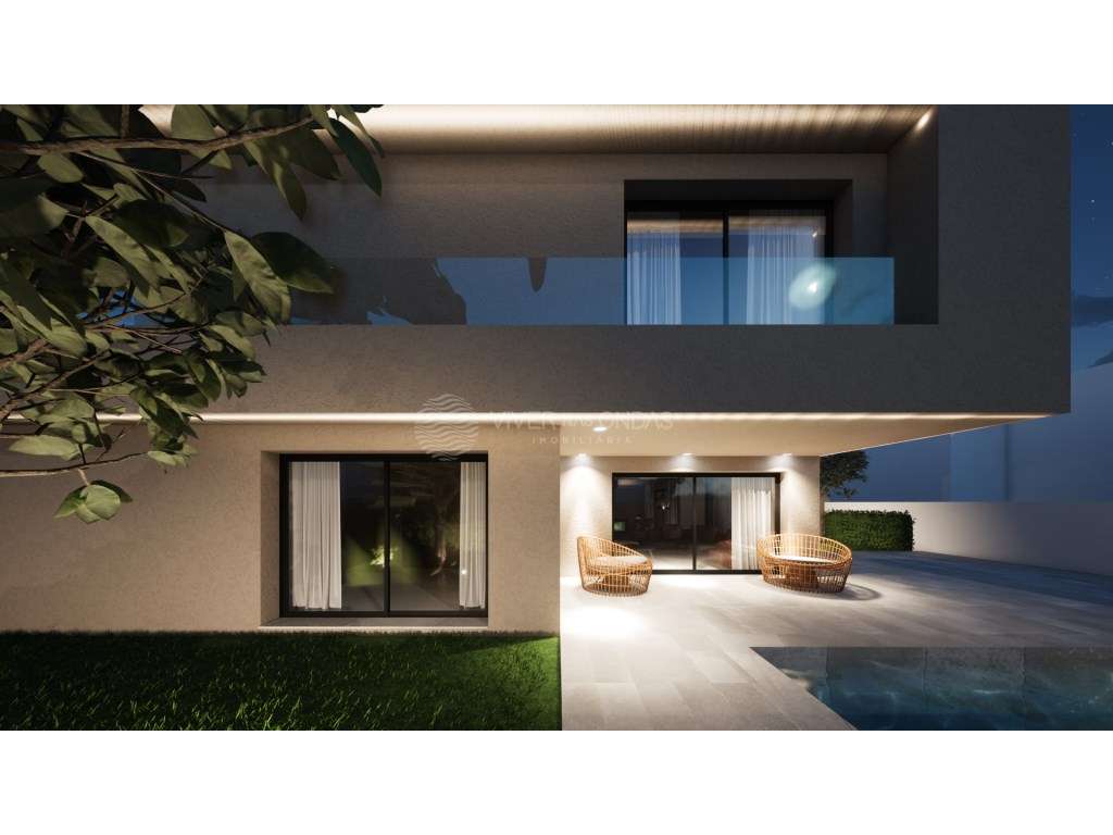 Moradia T4 com 4 Suites, Piscina e Garagem em Belverde, Seixal-39
