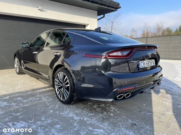 Kia Stinger 2.0 T-GDI XL - 9