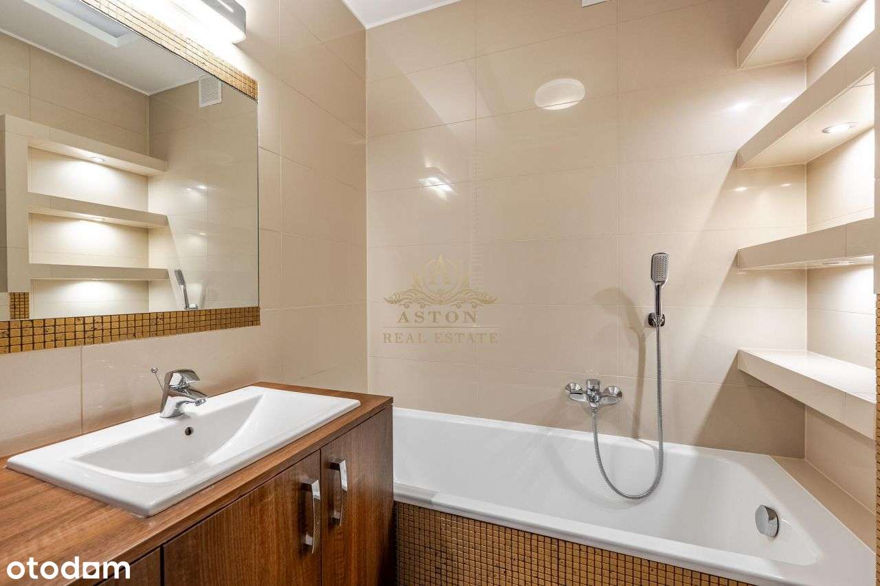 Dwupoziomowy, jasny apartament • ostatnie piętro •-11